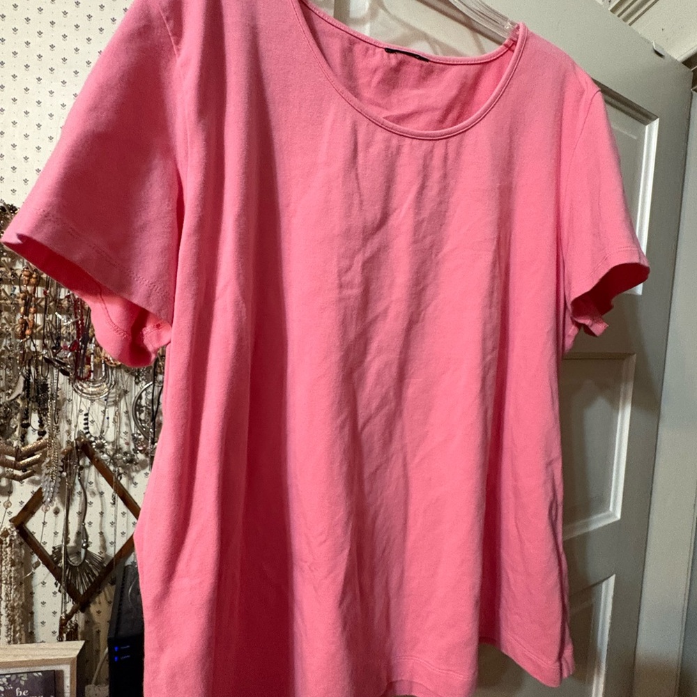 Classic Women's Short-Sleeve Tee - Pink